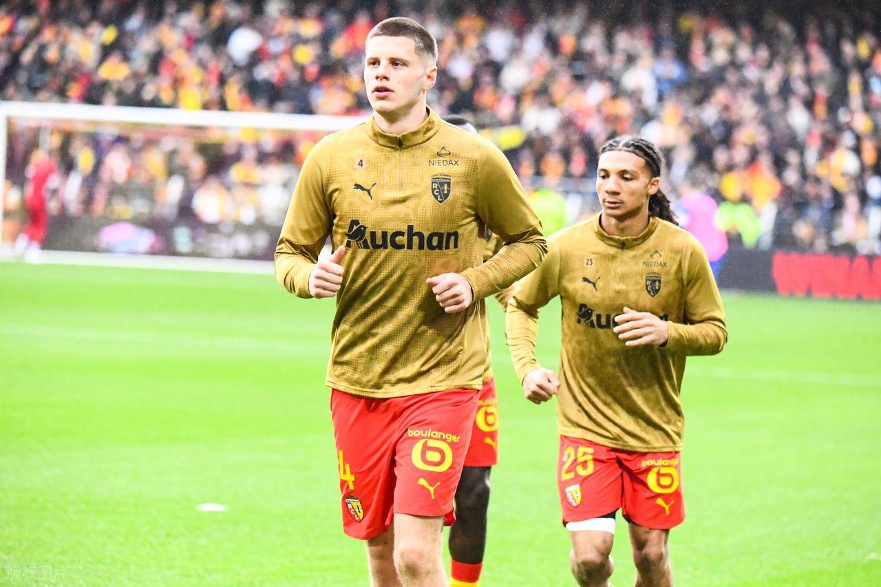 天助巴黎圣日耳曼：2-3，法甲领头羊遭摩纳哥队逆转，4连胜终结